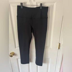 Cropped black leggings